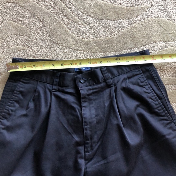 Dockers Relaxed fit pleated black shorts size 32 - Picture 6 of 10